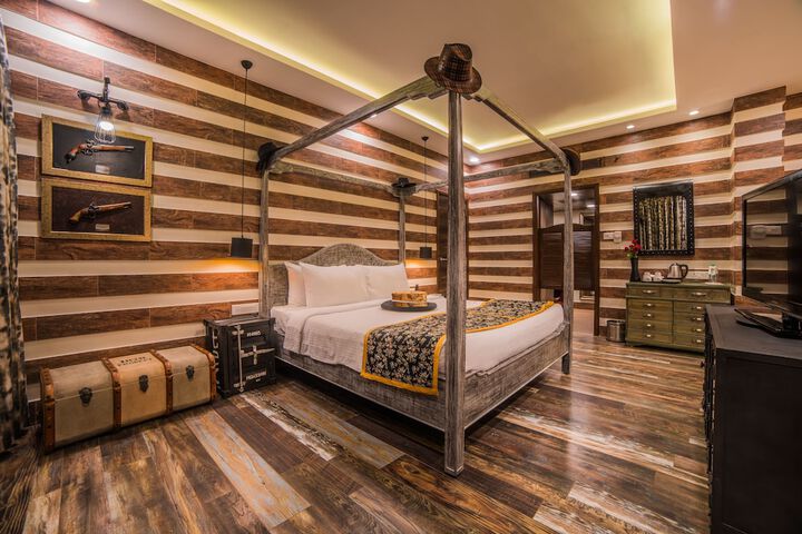 Room 15 of 120