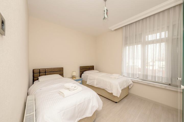 Room 18 of 271