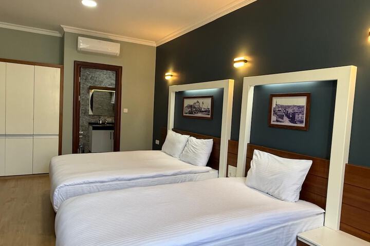 Room 7 of 23