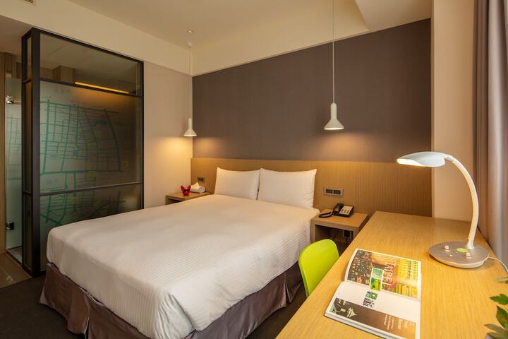 Room 6 of 72