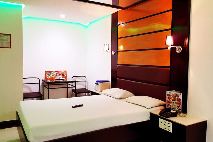 Room 6 of 27