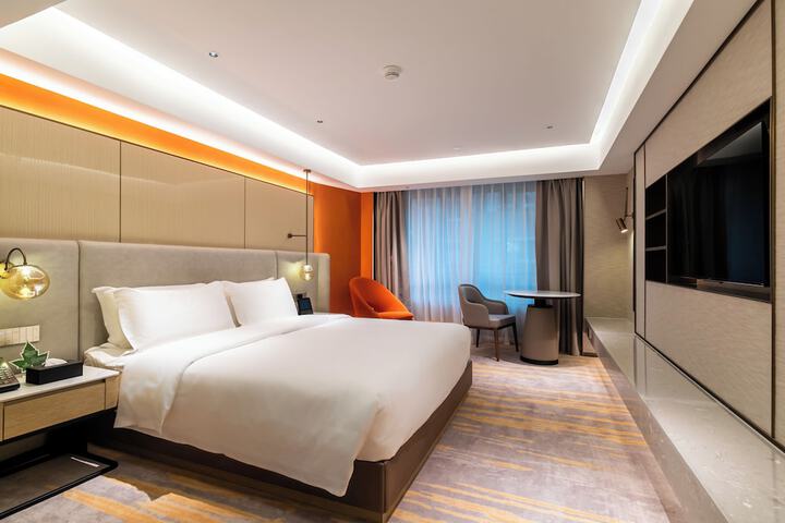 Room 15 of 39