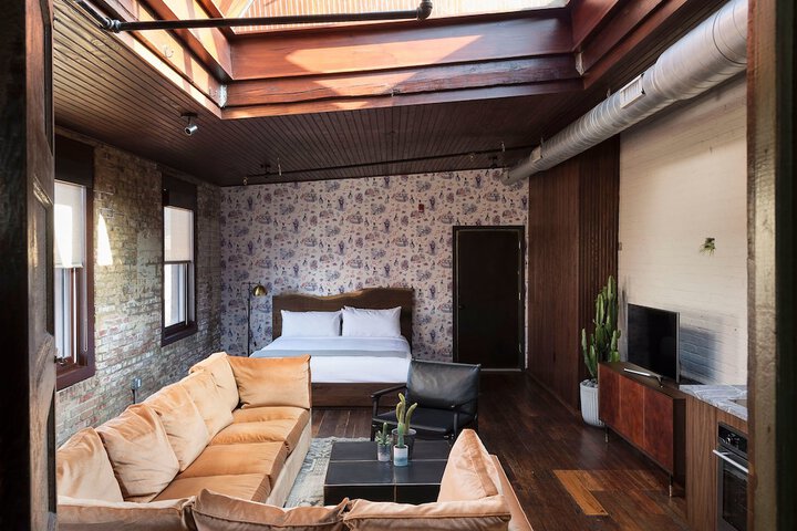 Room 3 of 18