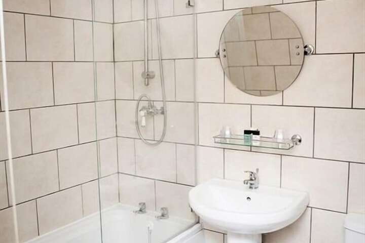 Room 4 of 23