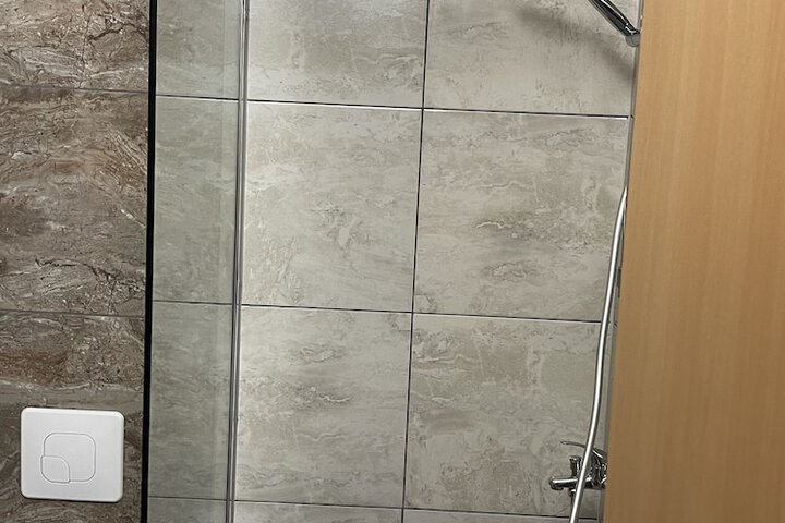 Room 13 of 34