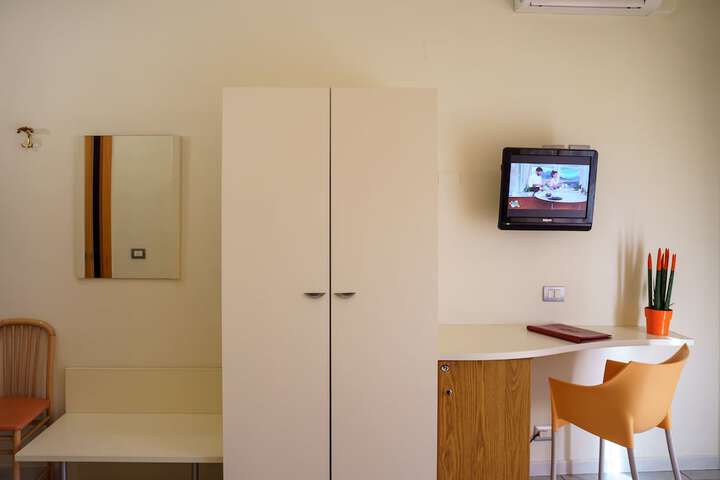 Room 11 of 71