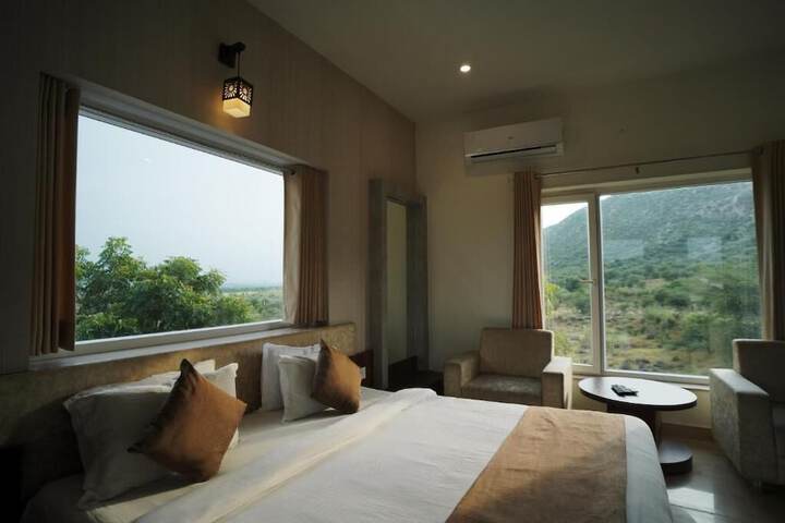 Room 19 of 38