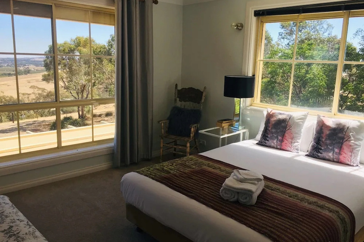 Room 2 of 11