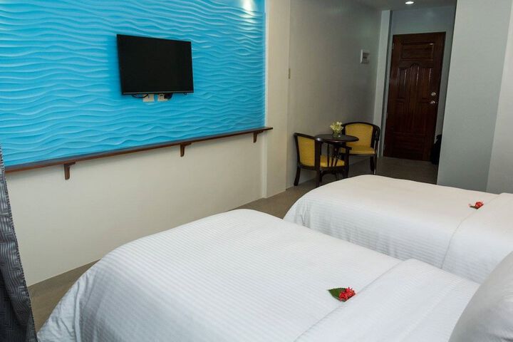 Room 8 of 43