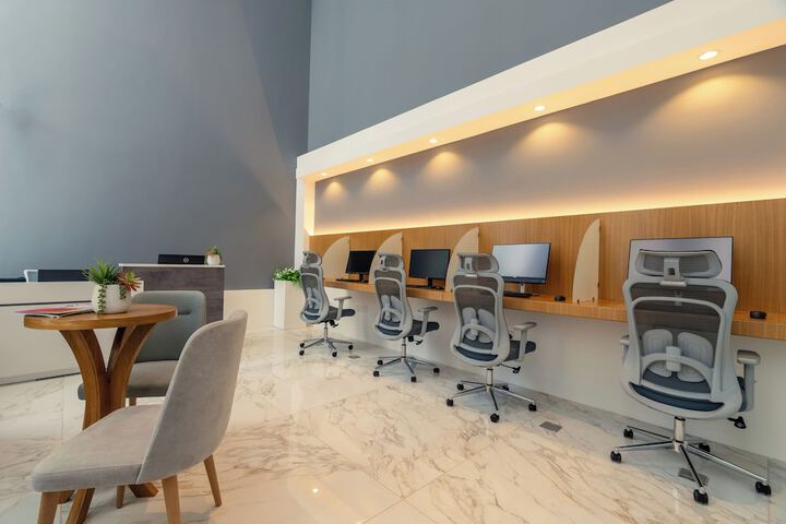 Business Center 57 of 59