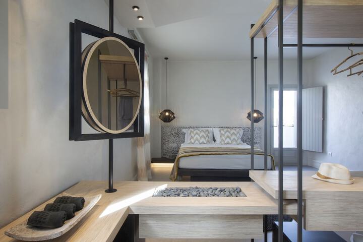 Room 4 of 76