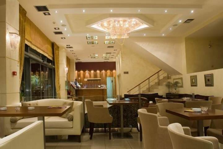 Entrance & Lobby