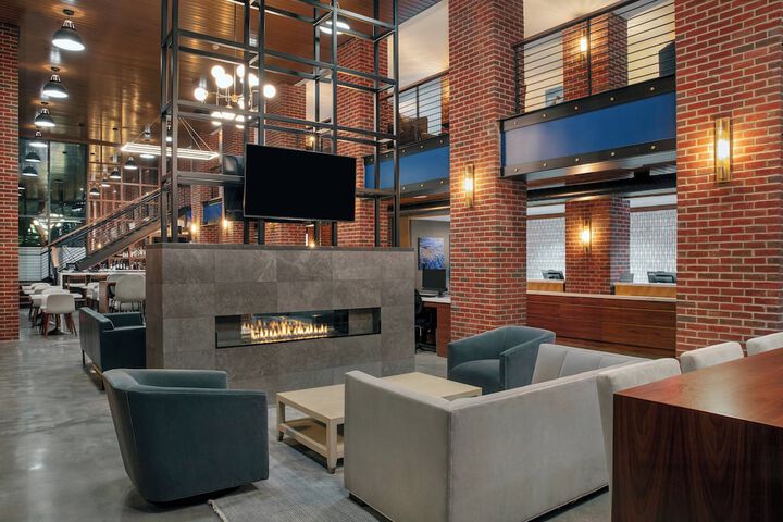 Lobby lounge