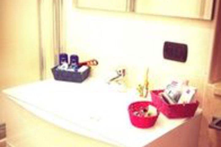 Room 4 of 10