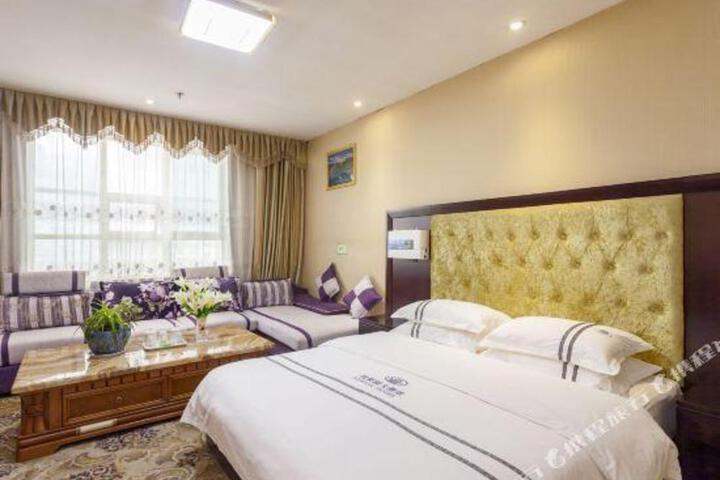 Keston Hotel