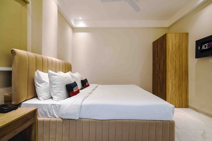 Room 21 of 33