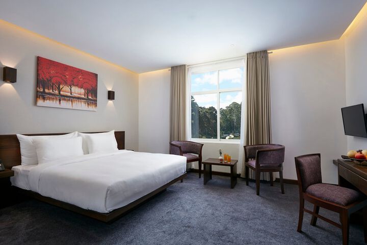 Room 12 of 72