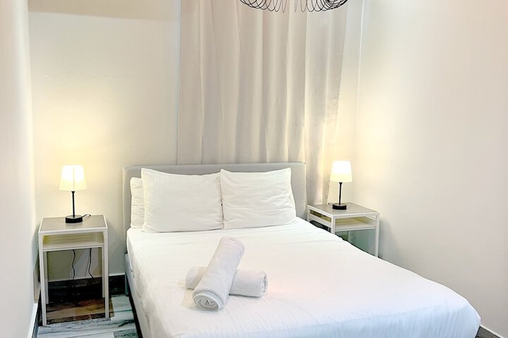 Room 13 of 42
