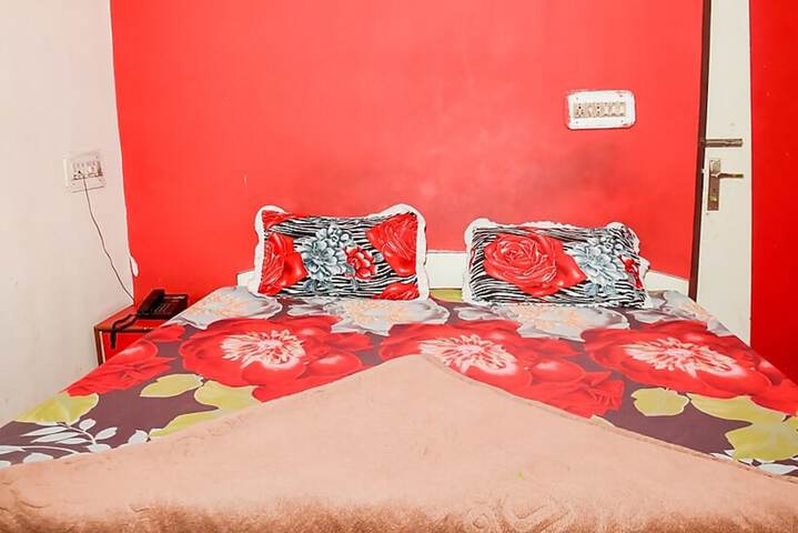 Room 3 of 9