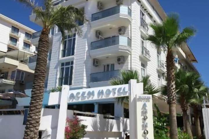 Hotel 37 of 38