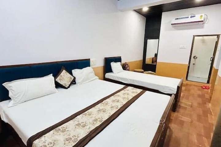 Room 2 of 32