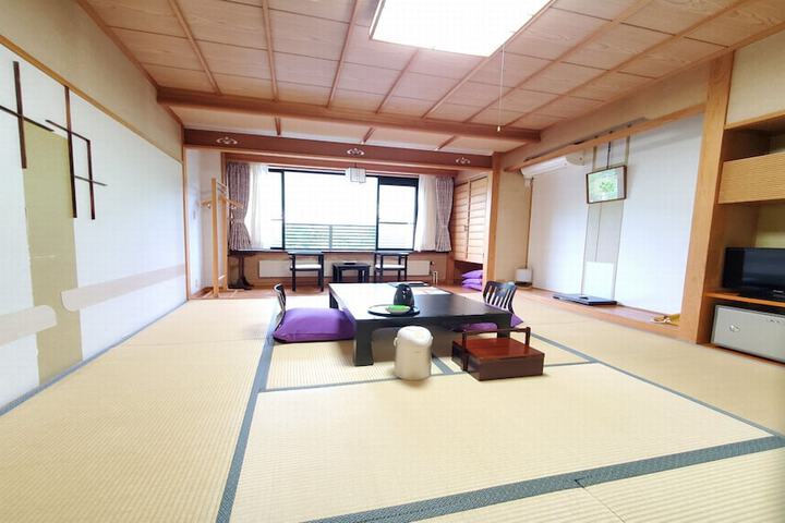 Room 5 of 96