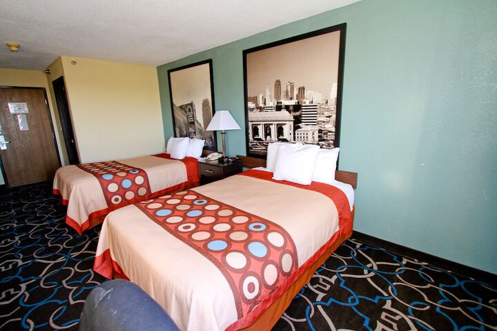1 King Bed Accessible (4 of 10)
