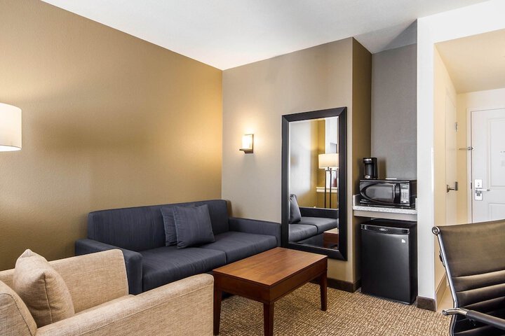 2 Double Beds (3 of 8)