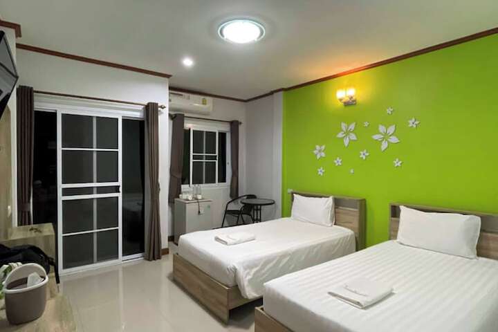 Room 9 of 31