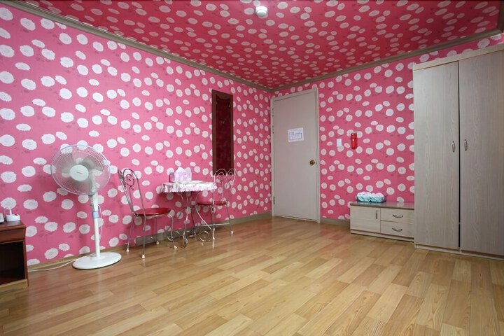 Room 5 of 26