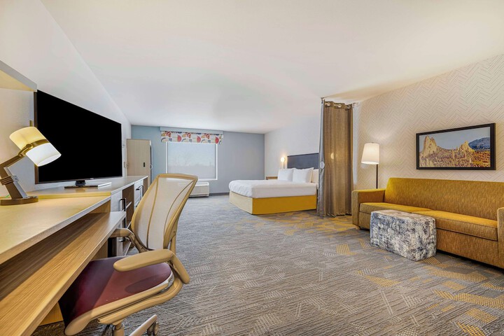 Room 13 of 46