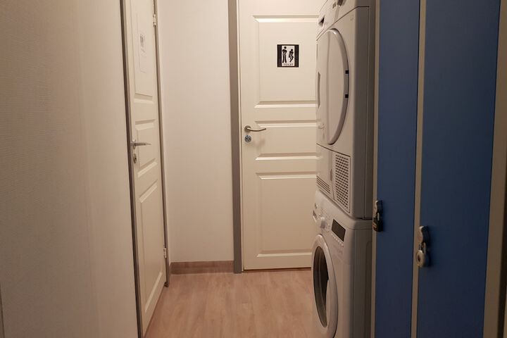 Room 98 of 176