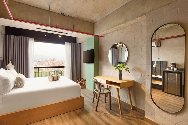 Room 10 of 36