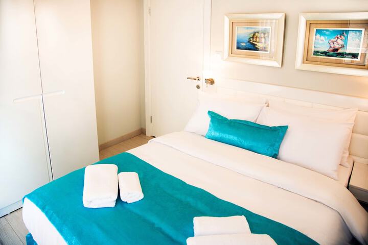 Room 2 of 25