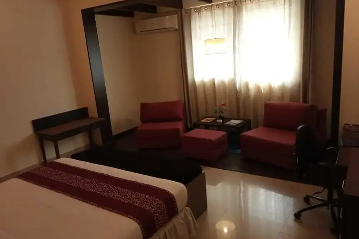 Room 3 of 41