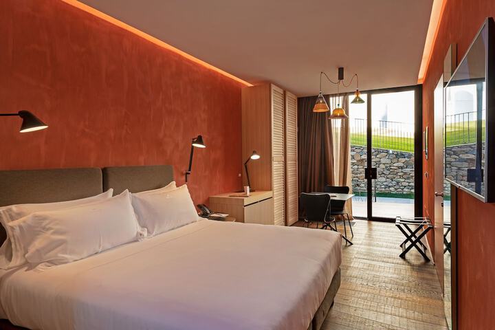 Room 8 of 38