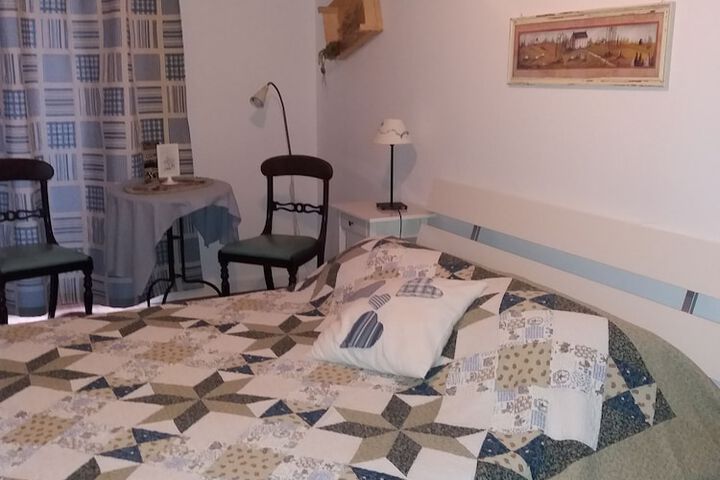 Room 7 of 16
