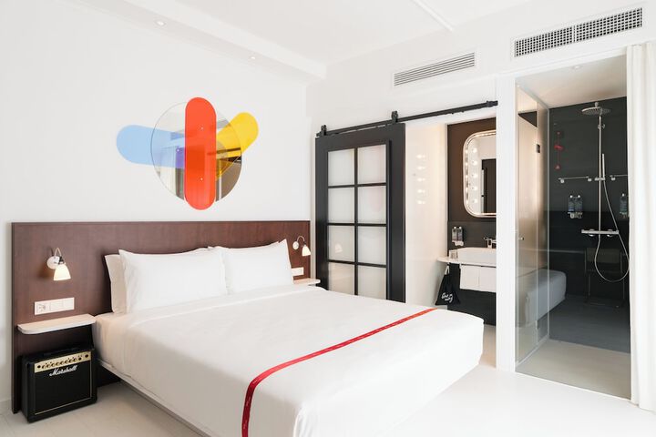 Room 38 of 60