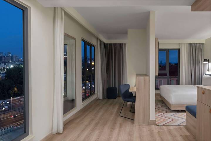 Room 5 of 13