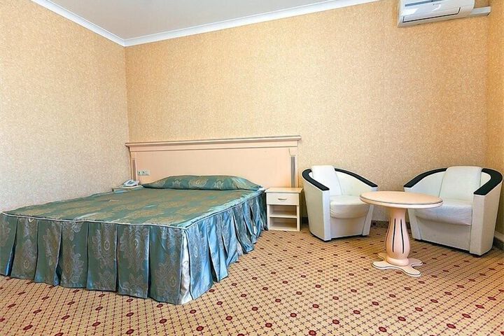Room 10 of 49
