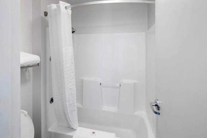 Room 14 of 32