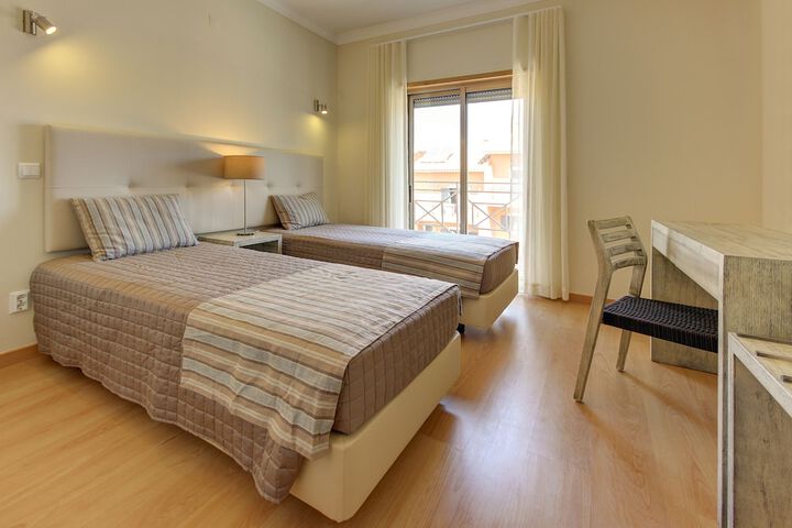 Room 4 of 72