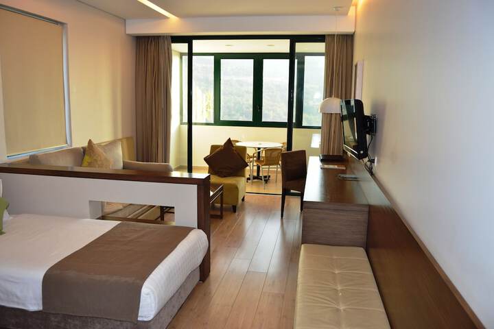 Room 73 of 128