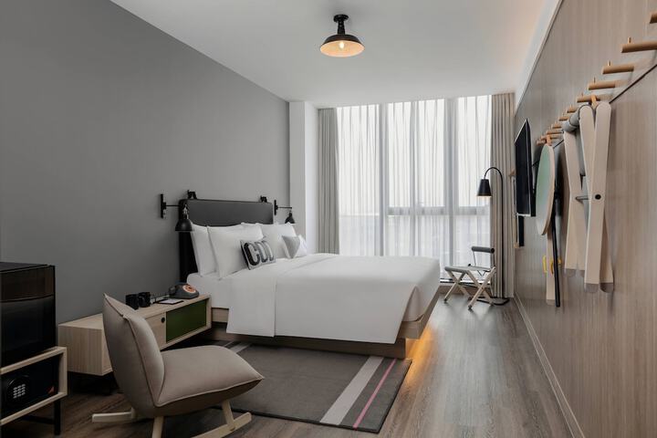 Room 21 of 36