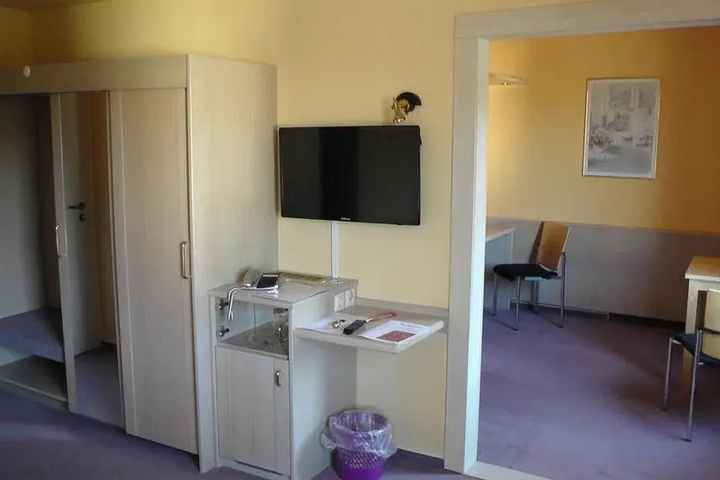 Room 2 of 12