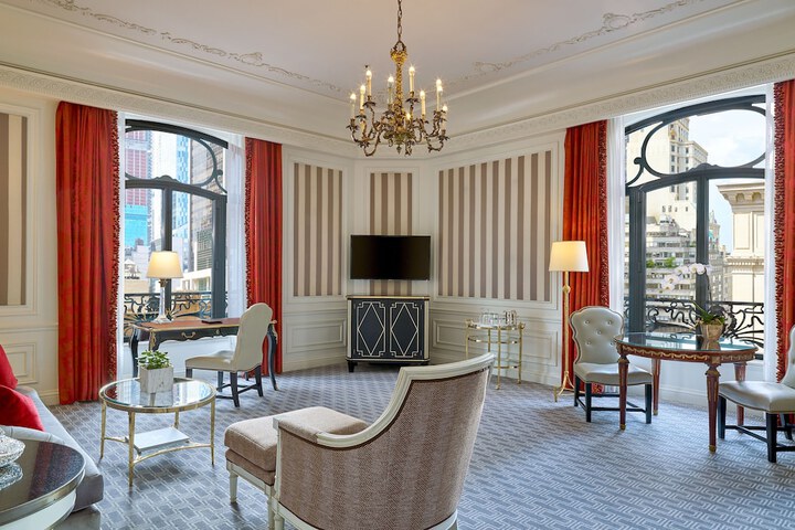 Room 9 of 31