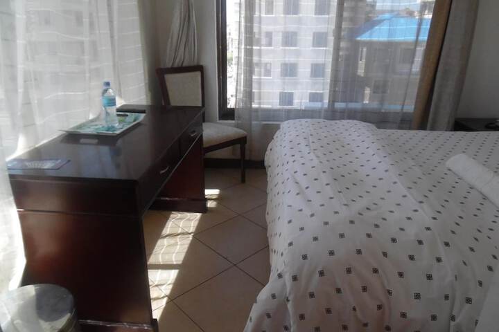 Room 10 of 37