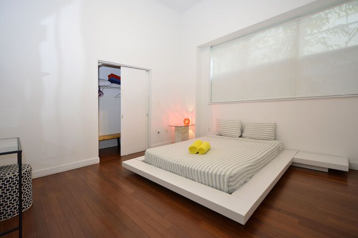 Room 3 of 64