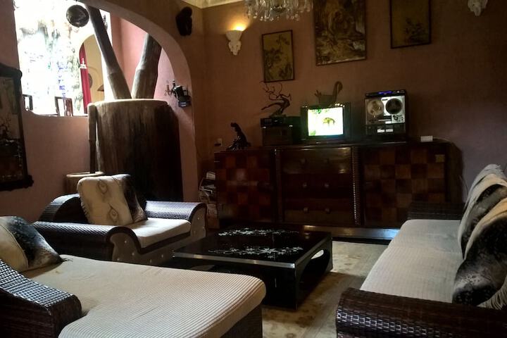 Guest Lobby