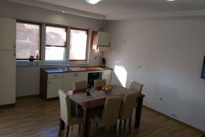 Room 5 of 14